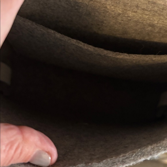 Stylish White and Gray Crossbody Bag - Picture 7 of 8